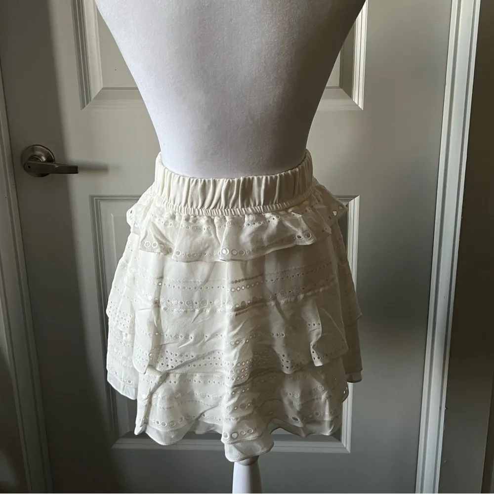 Cream Ruffled Mini Skirt - Image 6