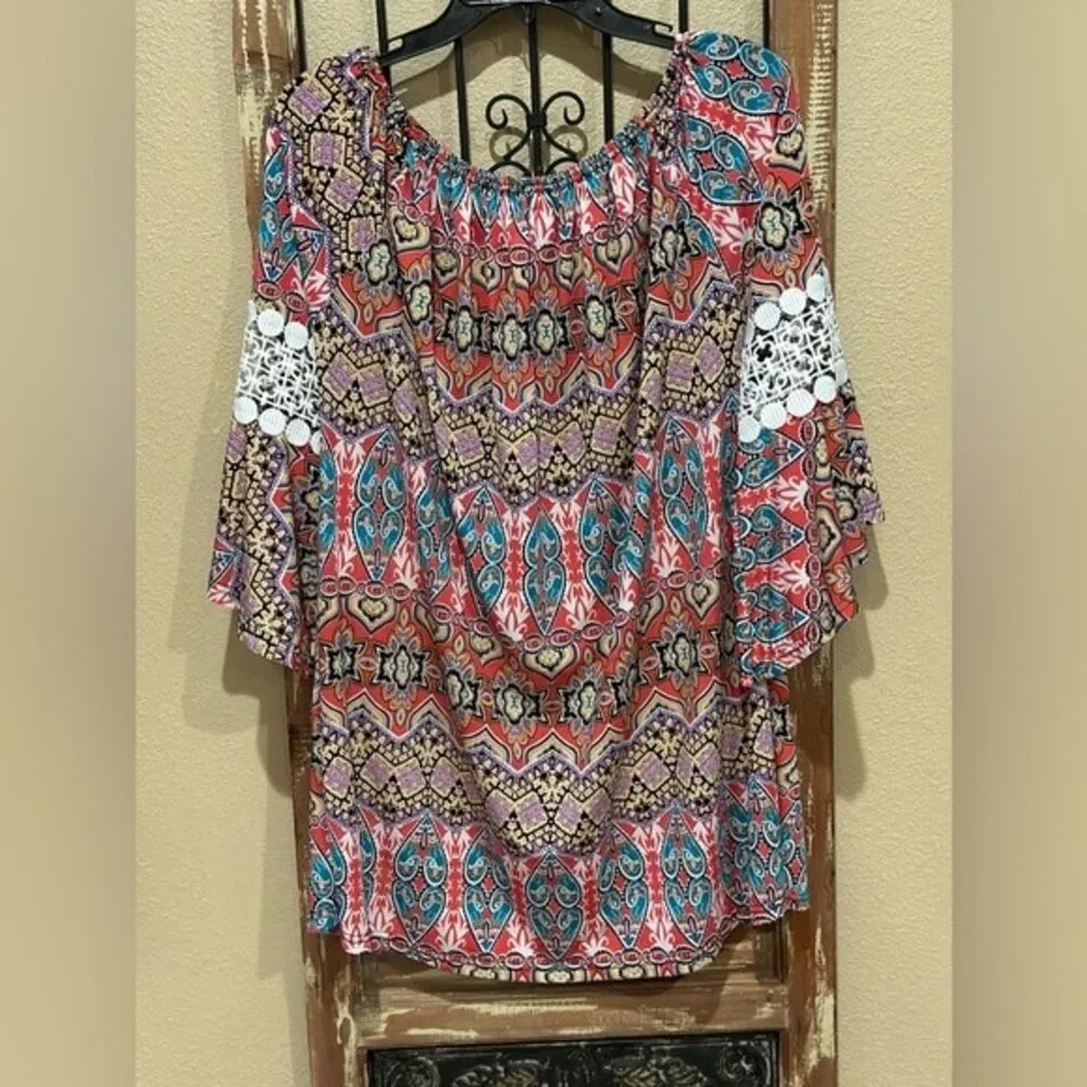 WinWin tunic with pinwheel sleeve - Image 2