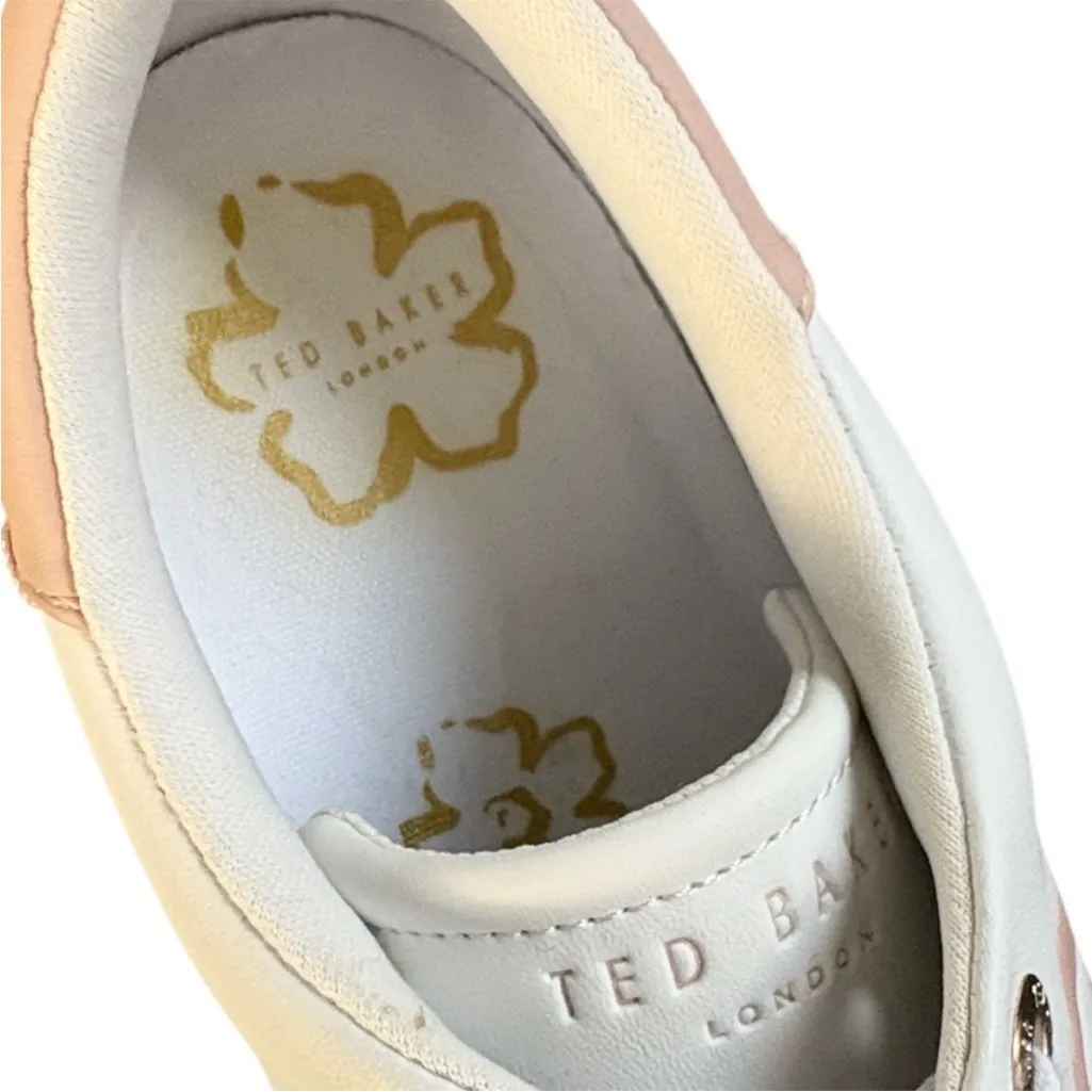 EUC Ted Baker Leather Tarliah
Magnolia Flower Sneakers White Pink Size 11 - Image 4