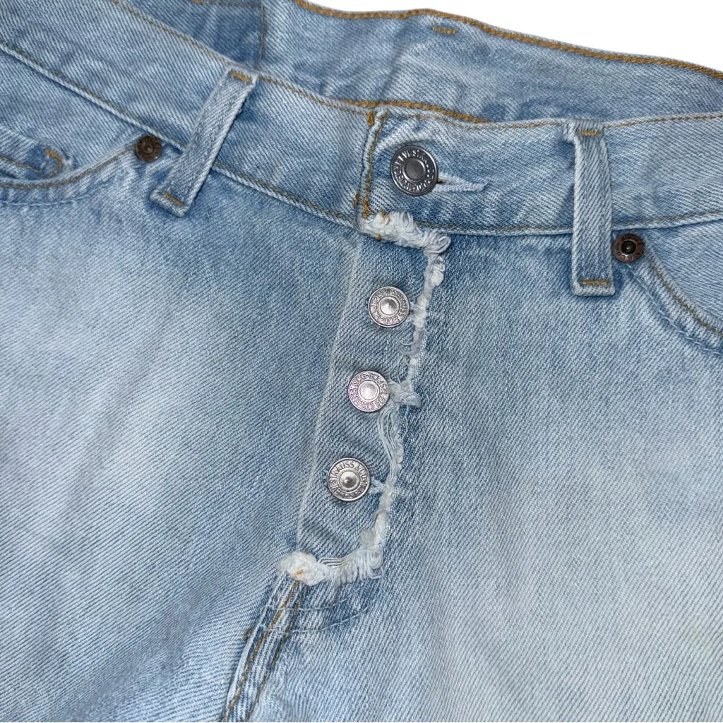 Vintage Y2K Levi’s Exposed Button Fly Denim Jean Shorts 5 / 28 Light Wash 2001 - Image 3