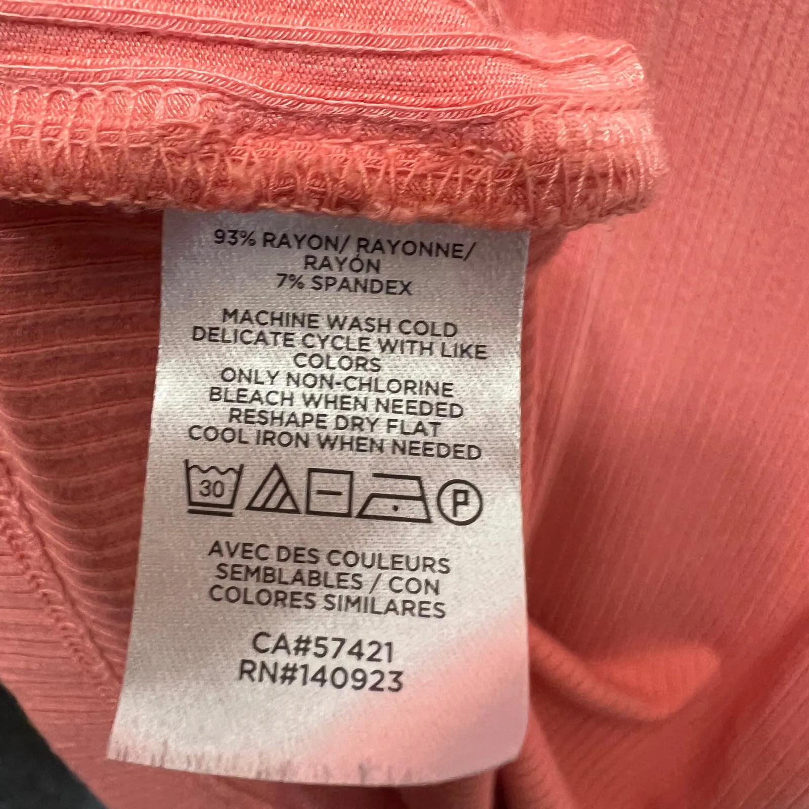 LOFT‎ Ribbed Henley Long Sleeve Shirt Coral V Neck Button Detail Size L - Image 3