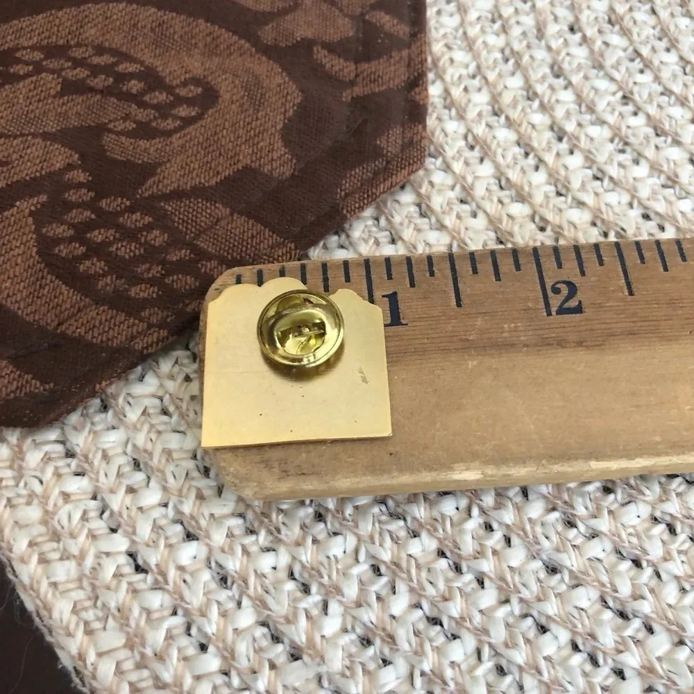 Vintage Oregon pin - Image 2