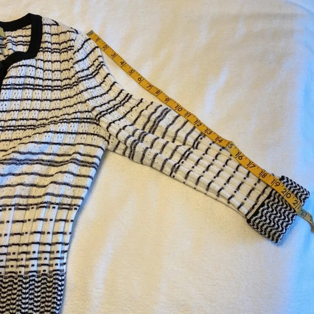 St John Knit Sweater Set (2pc) - Image 12