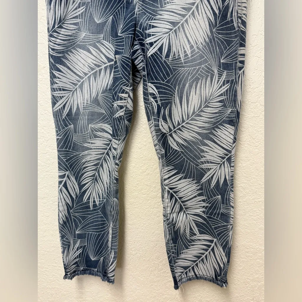 JORDACHE Blue Leaf Print Jeans Size 12 - Image 8