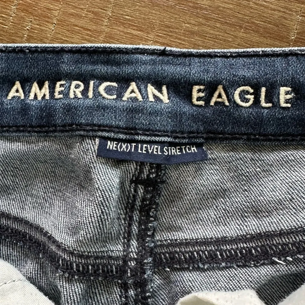 American Eagle  Denim Short Juniors Size 2 Mid Rise Shortie Super Stretch Raw Hem - Image 9