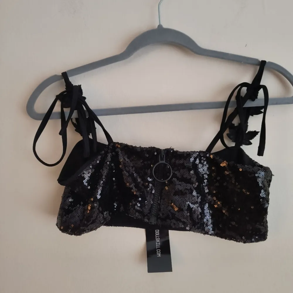 Dolls Kill Club EXX Black Sequin See Me Rollin Goth Crop Top Medium - Image 3