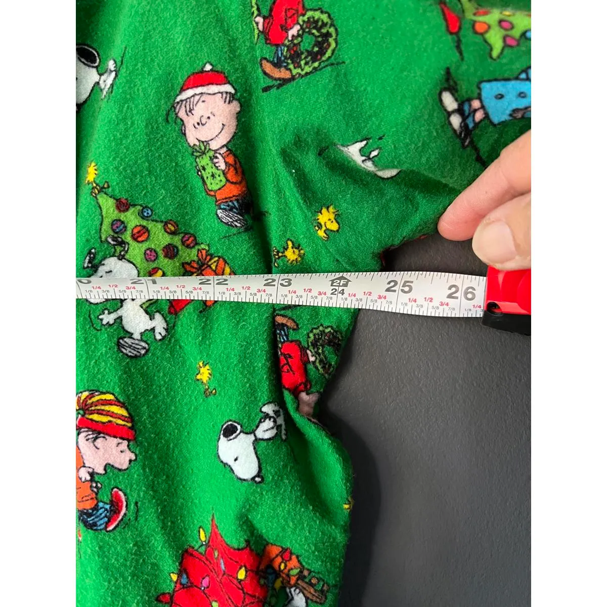 Women's Green Peanuts Christmas Pajama Set Size L - Image 7