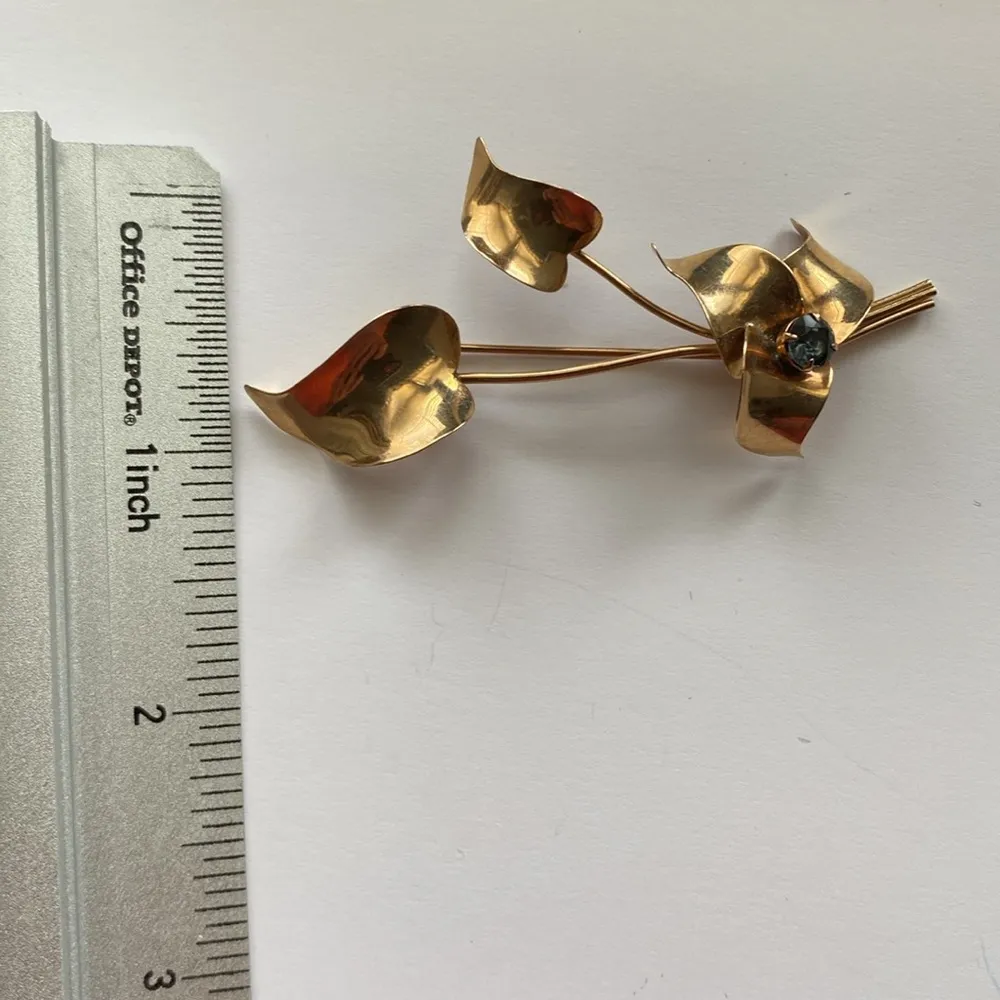 10K by Jordan Gold Floral Brooch with Blue Gemstone - Image 9