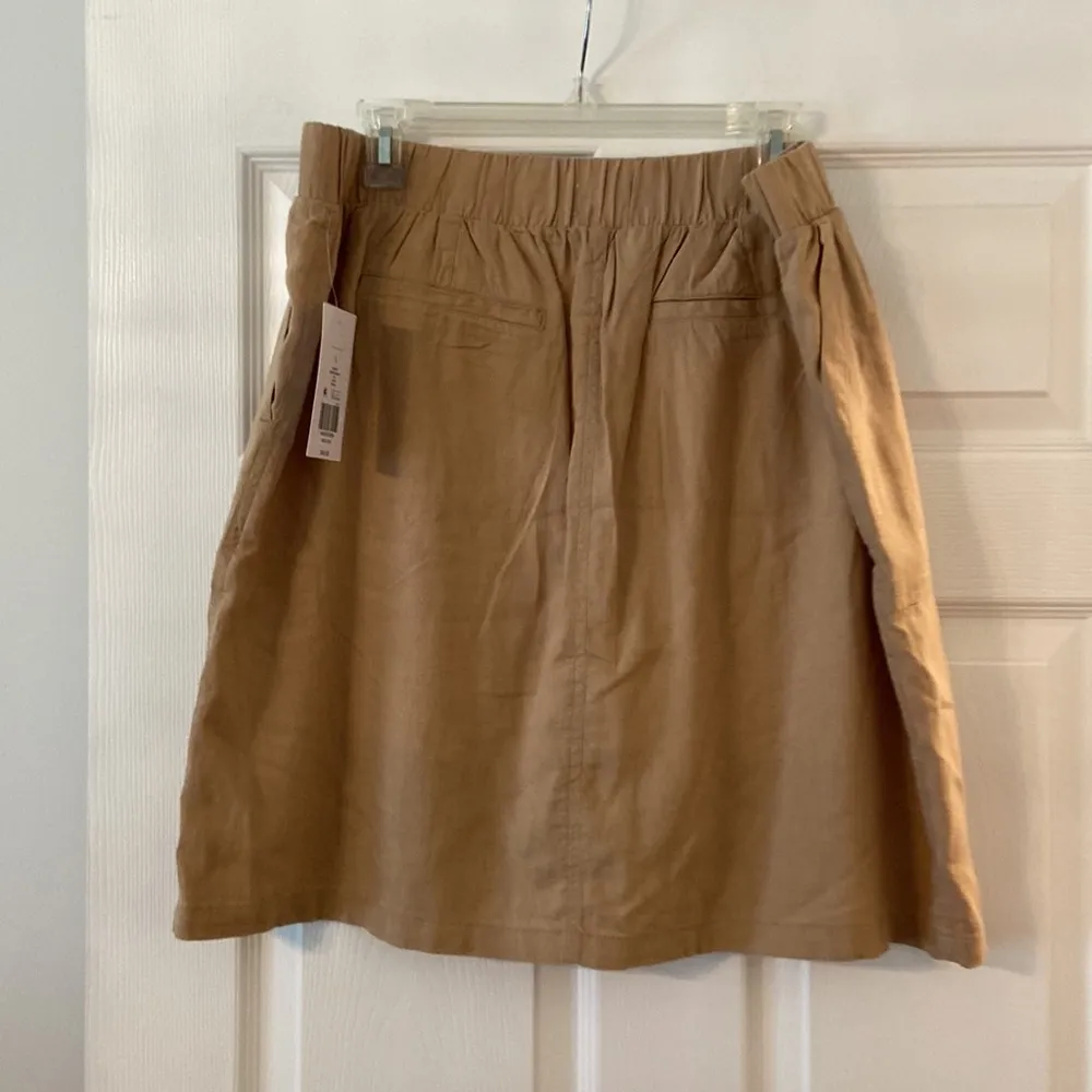KIM ROGERS LINEN  SKORTS size L brand new with tag length 21” waist 36” elastic - Image 4