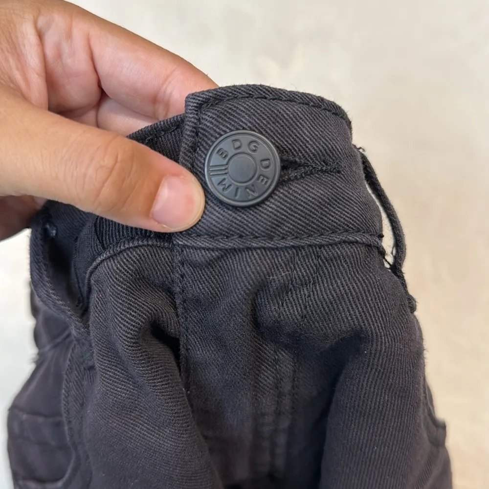 BDG Urban Outfitters Women’s Lou High Rise hi-low Shortie- size 29 W - Image 10