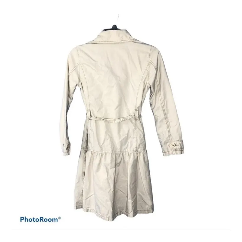 GAP Vintage Trench Coat JR Large – Cream Ruffle Hem, Belted, Timeless Classic - Image 13