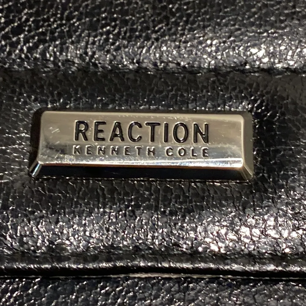 Reaction Kenneth Cole black trifold wallet - Image 2