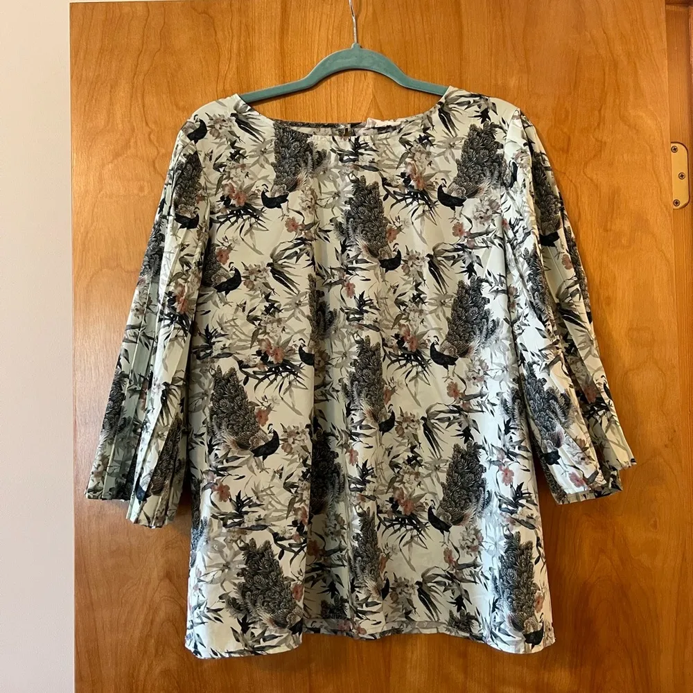 World Market Women's Peacock Floral Pleated Sleeve Top Blouse Size Large L/XL - Image 3