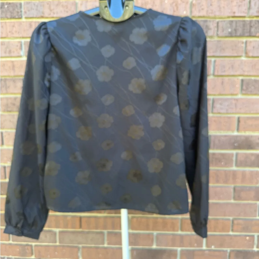 A New Day Long Sleeve Surplice Top Blouse Solid Black Floral Size small EUC - Image 5