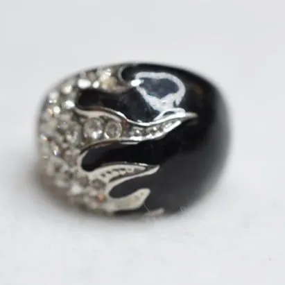 NWOT Unique Rhinestone Flame Black Enamel Boho Statement Size 6 Ring - Image 2