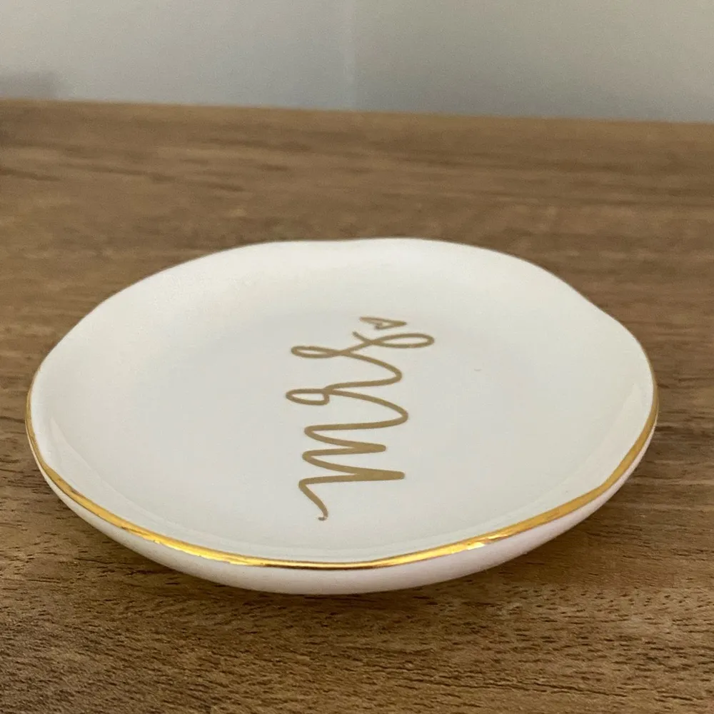 White and Gold 'Mrs' Ring Dish - Image 6