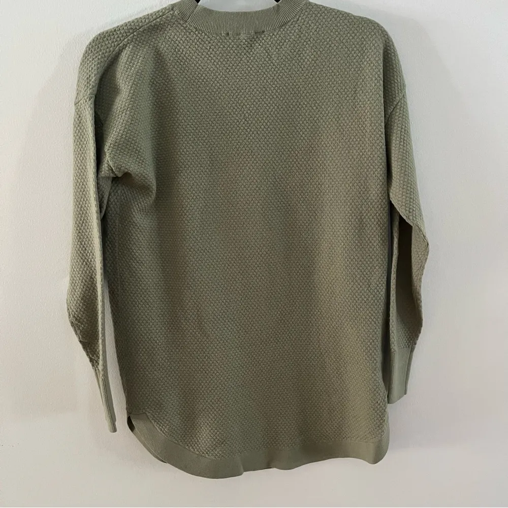 LOFT sage/olive green long sleeve sweater, size XS. Crew neck. - Image 8