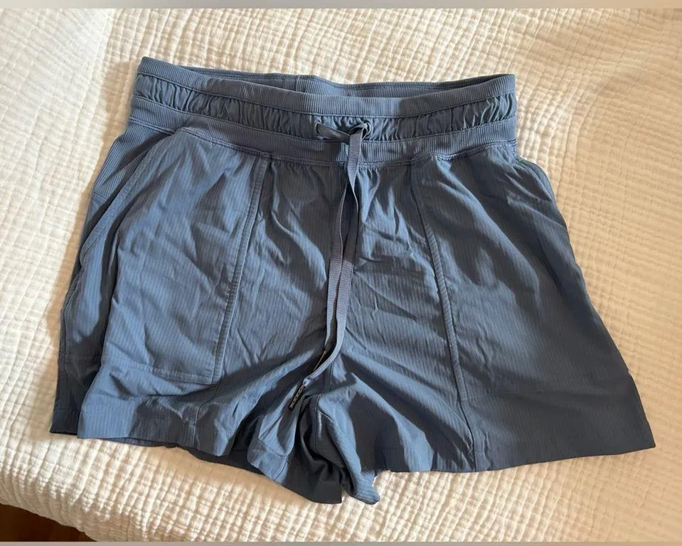 Lululemon Dance Studio High Rise Short Blue Size 6 - Image 9
