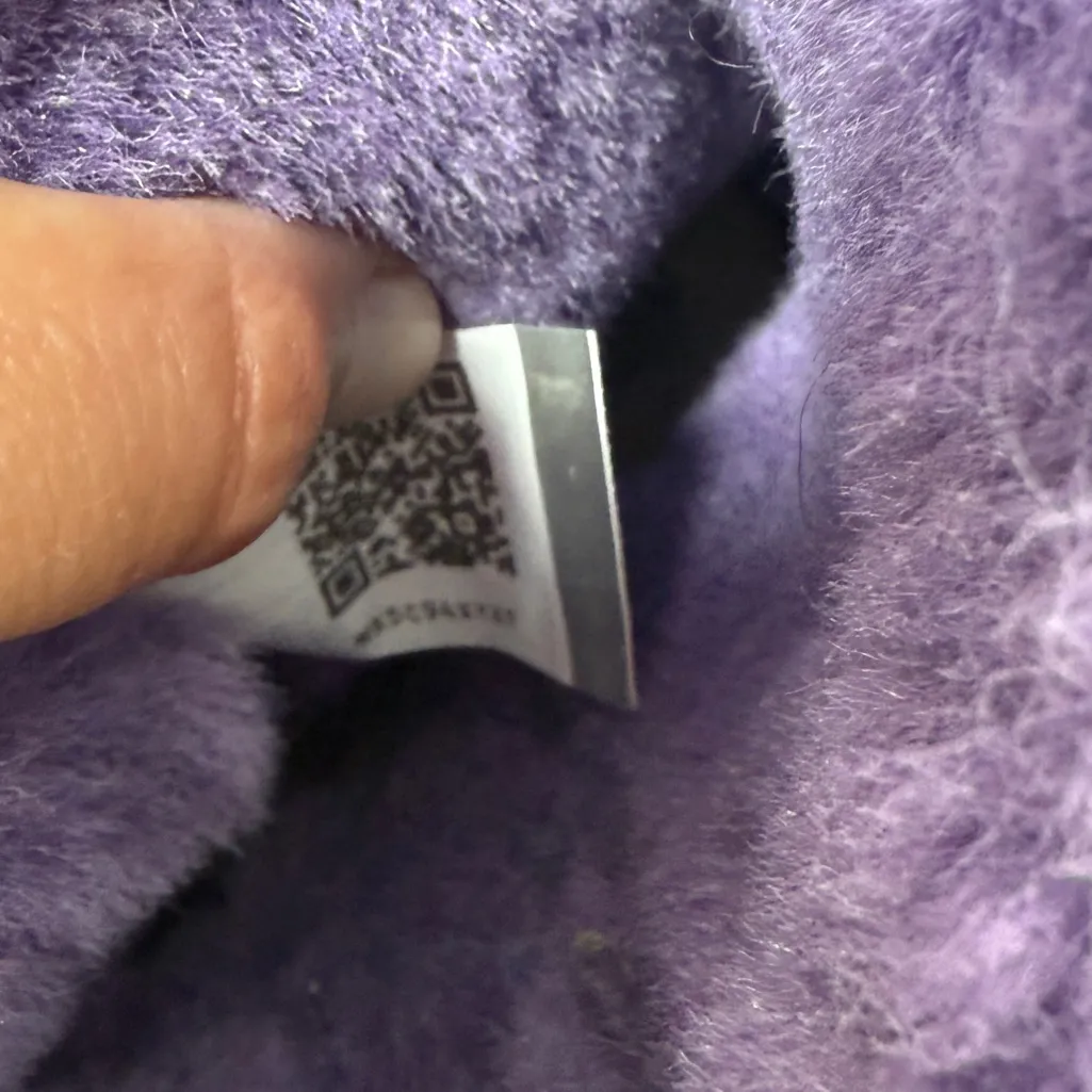 UGG EUC Classic Boots in Berry Sz 6 - Image 9