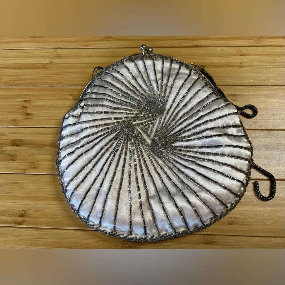 Beaded White Bag With Flaw* - Image 8