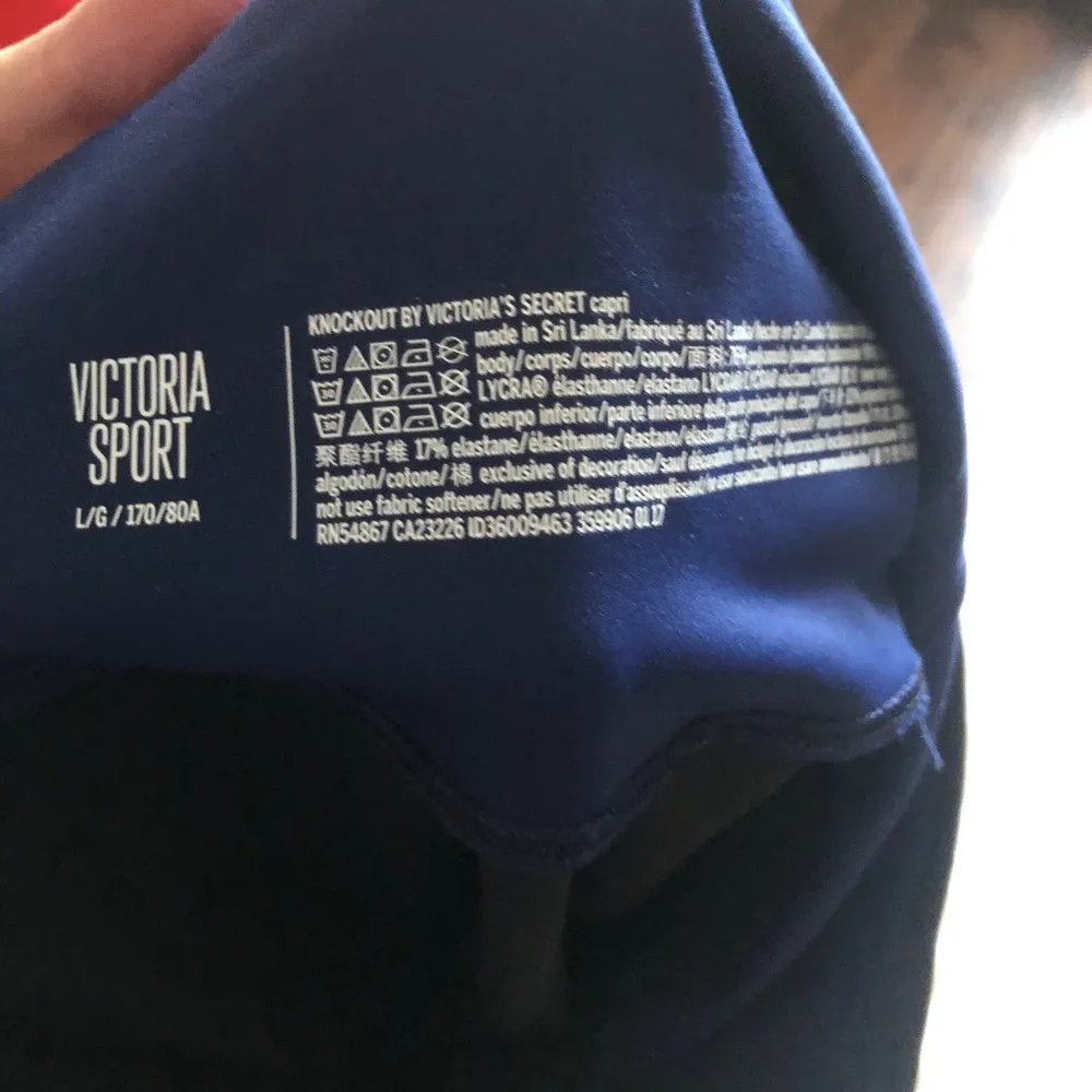 NWOT Victoria secret sport knockout Capri leggings - Image 2