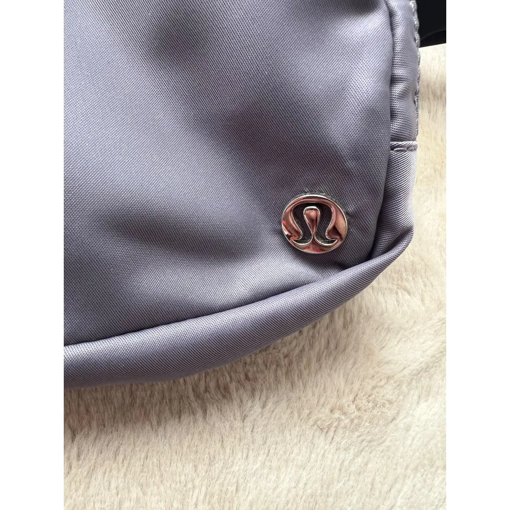 Lululemon Everywhere Belt Bag In Shiny Lavender With Adjustable Strap & Zipper Purple - Image 2