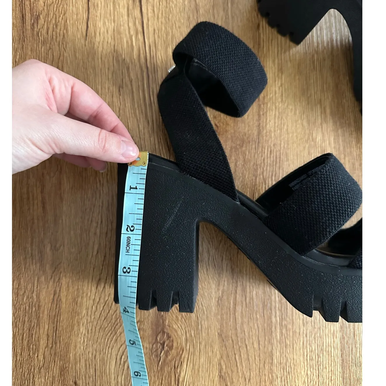 Madden NYC Black Platform Sandals Size 7 - Image 4