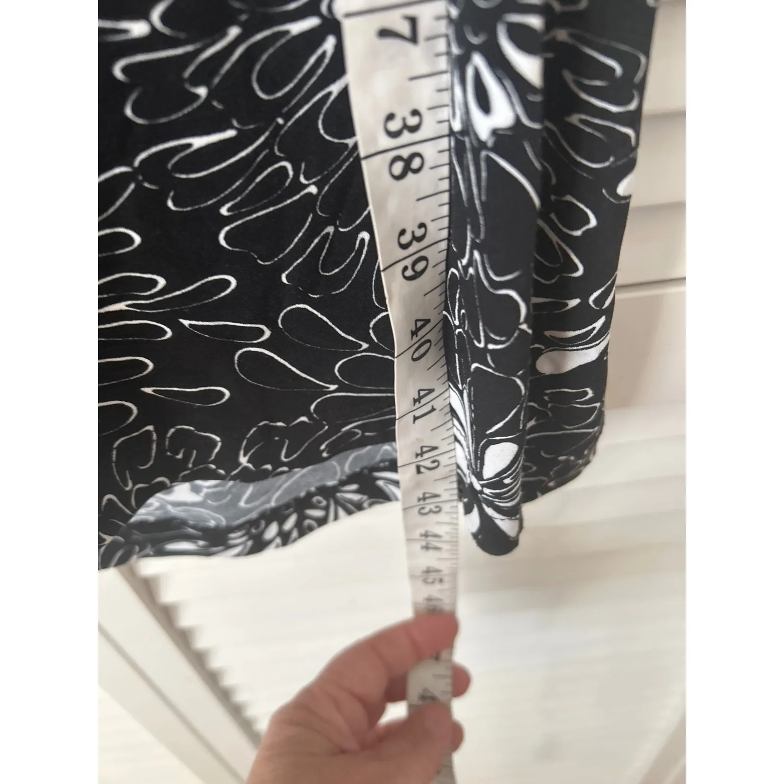 Chicos Black White Floral Print Long Sleeve Wrap Midi Dress Size 2 (USL) - Image 5