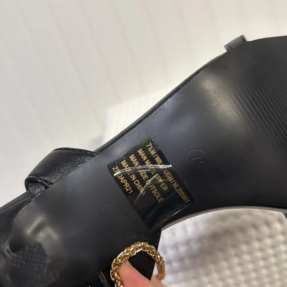 Nanette Lapore Black Strappy Heels Gold Chain 7.5 sandals square toe - Image 6