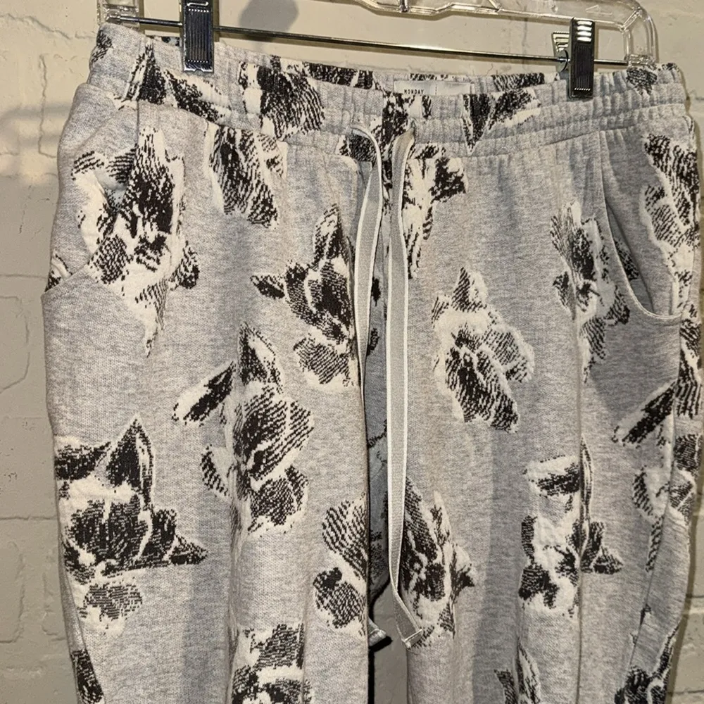 Anthropologie Gray Joggers floral abstract print Saturday Sunday small cotton - Image 2