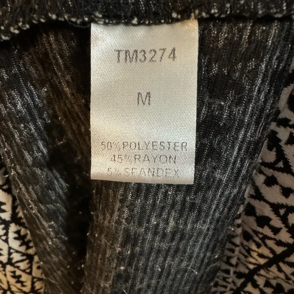 THML Anthropologie Black/White/Coral Embroidered Shift Dress - Image 4