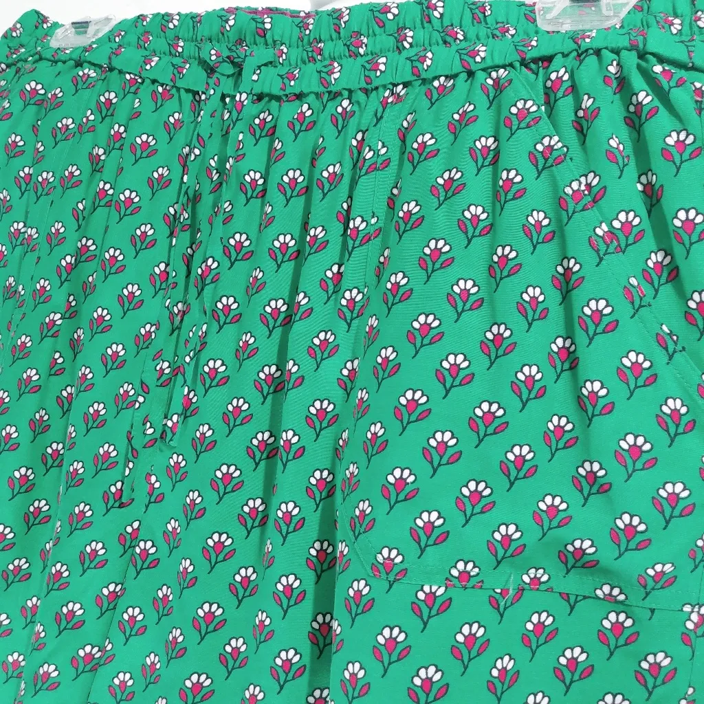 Boden Summer short Size 6 US/ 10 UK Green - Image 2