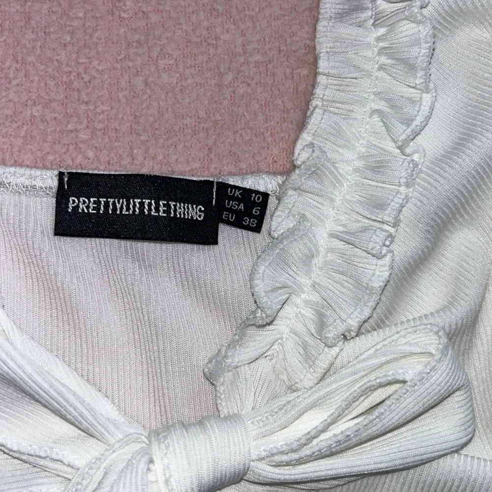 Pretty Little Thing - Tall White Frill Strap Tie Front Bralette - Image 5