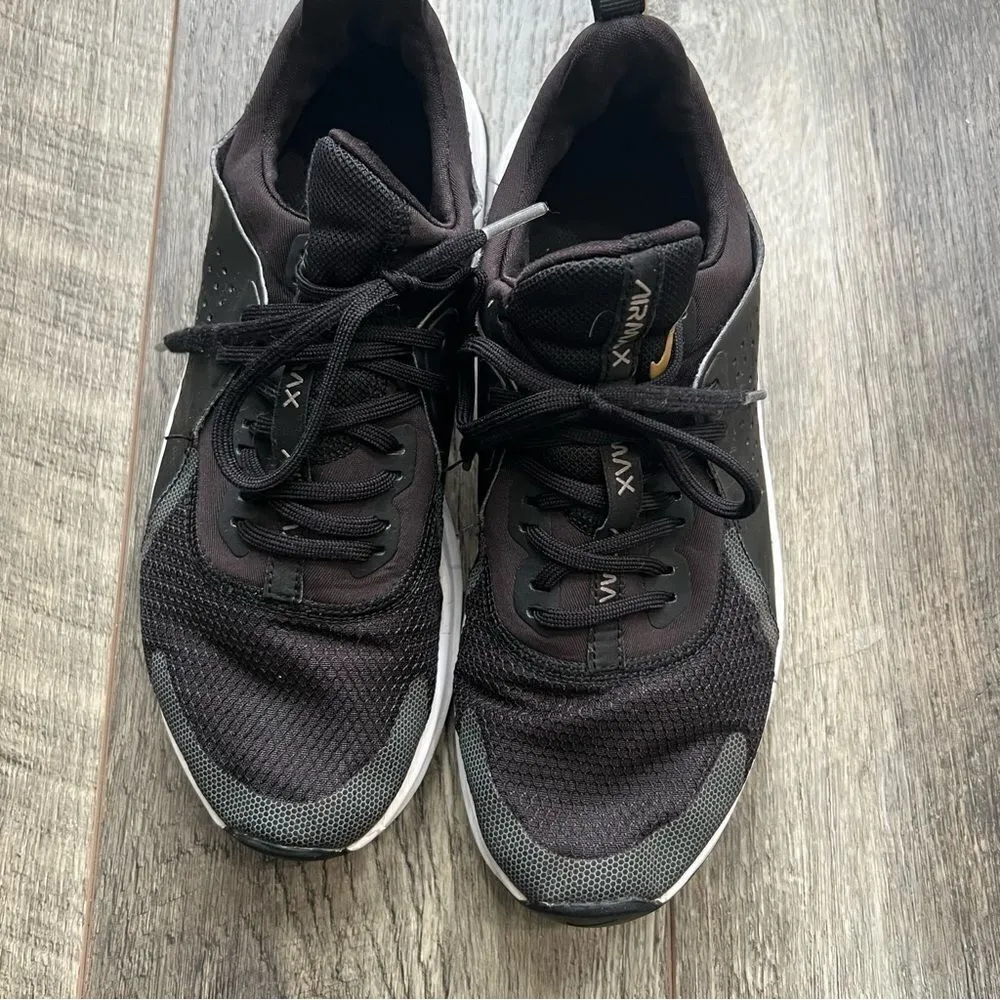 Nike Women’s Air Max Bella TR 3 CJ0842-005 Black Gold Size 8 Gym Athletic Shoes - Image 4