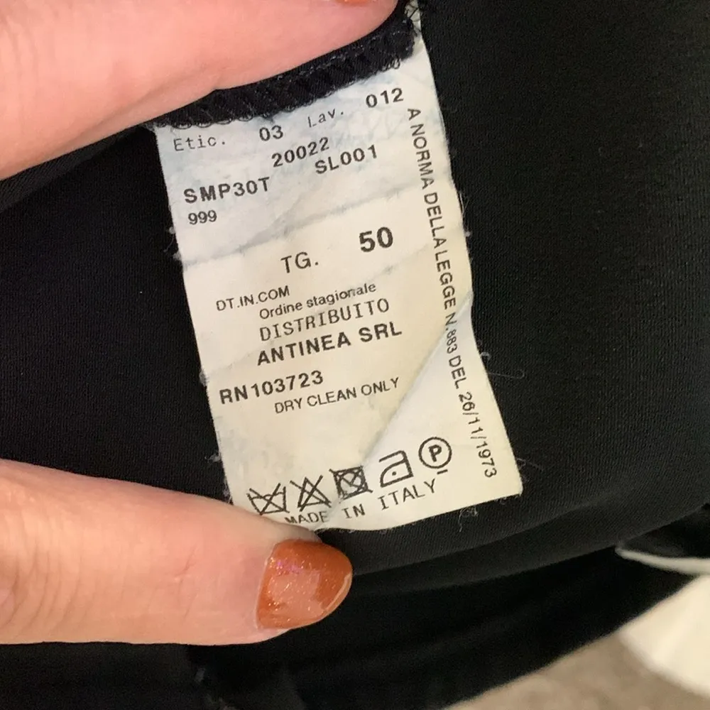 ARMANI Collezioni woman black dress pants size 14 side zipper 29” inseam - Image 6