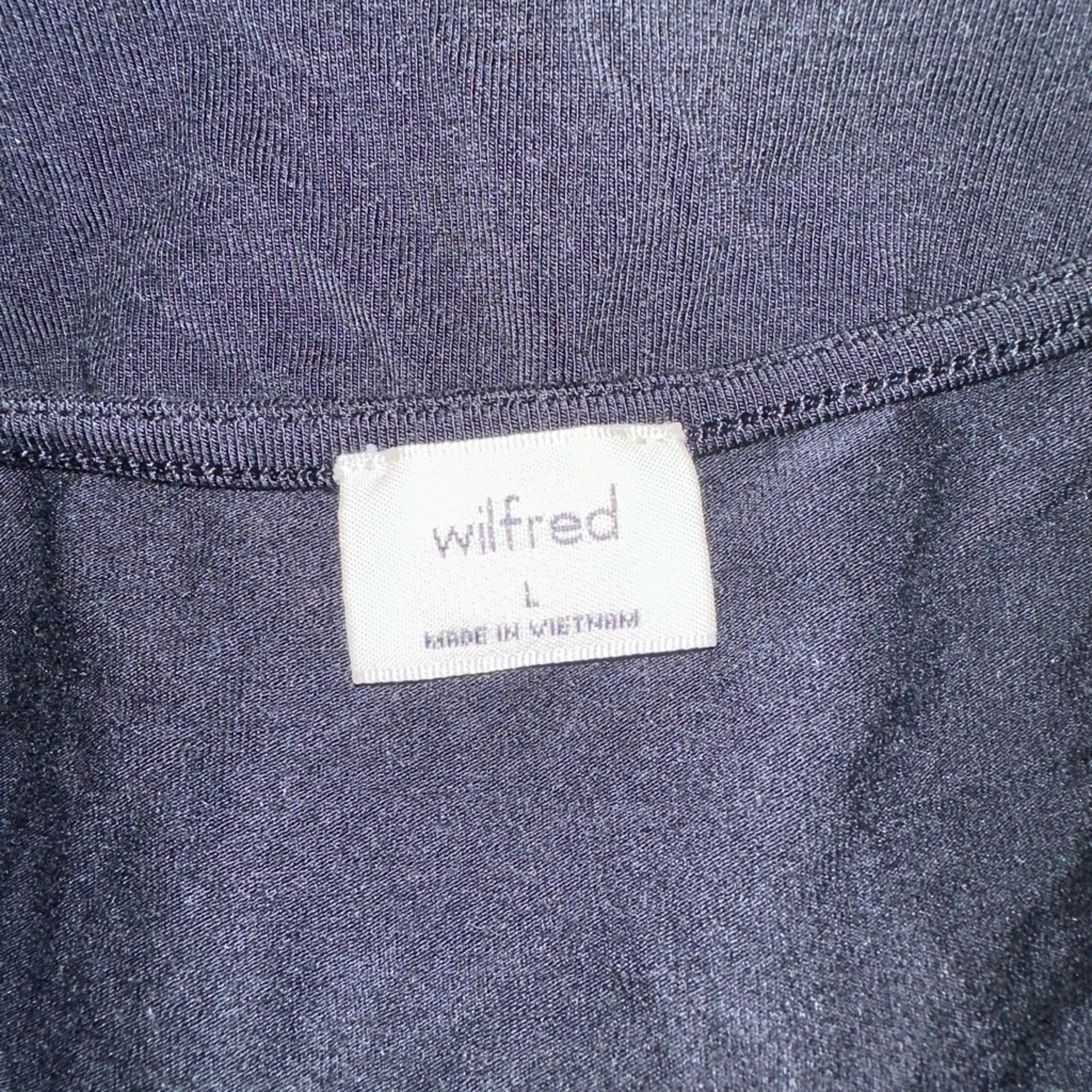 Aritzia Wilfred Nobu Bodysuit Black Long Sleeve V-Neck Size L - Image 4