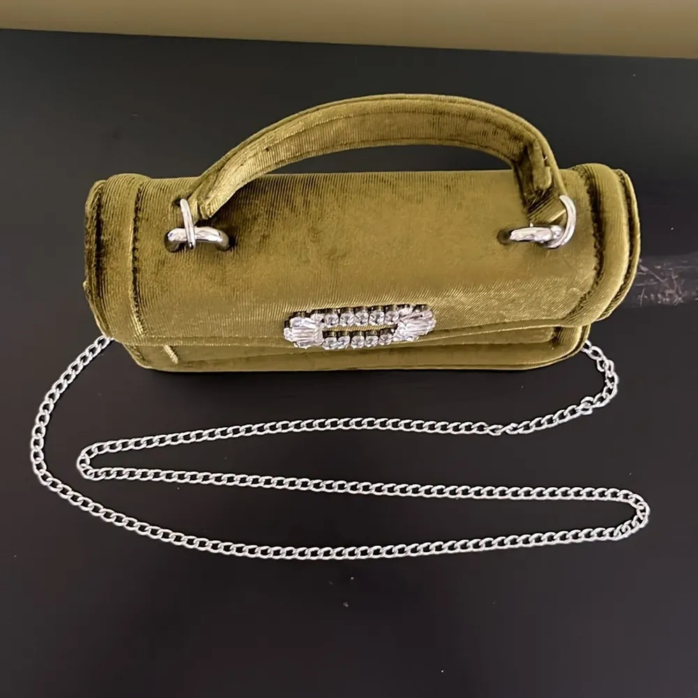 Akira RENDEZVOUX VELVET PURSE - Image 5