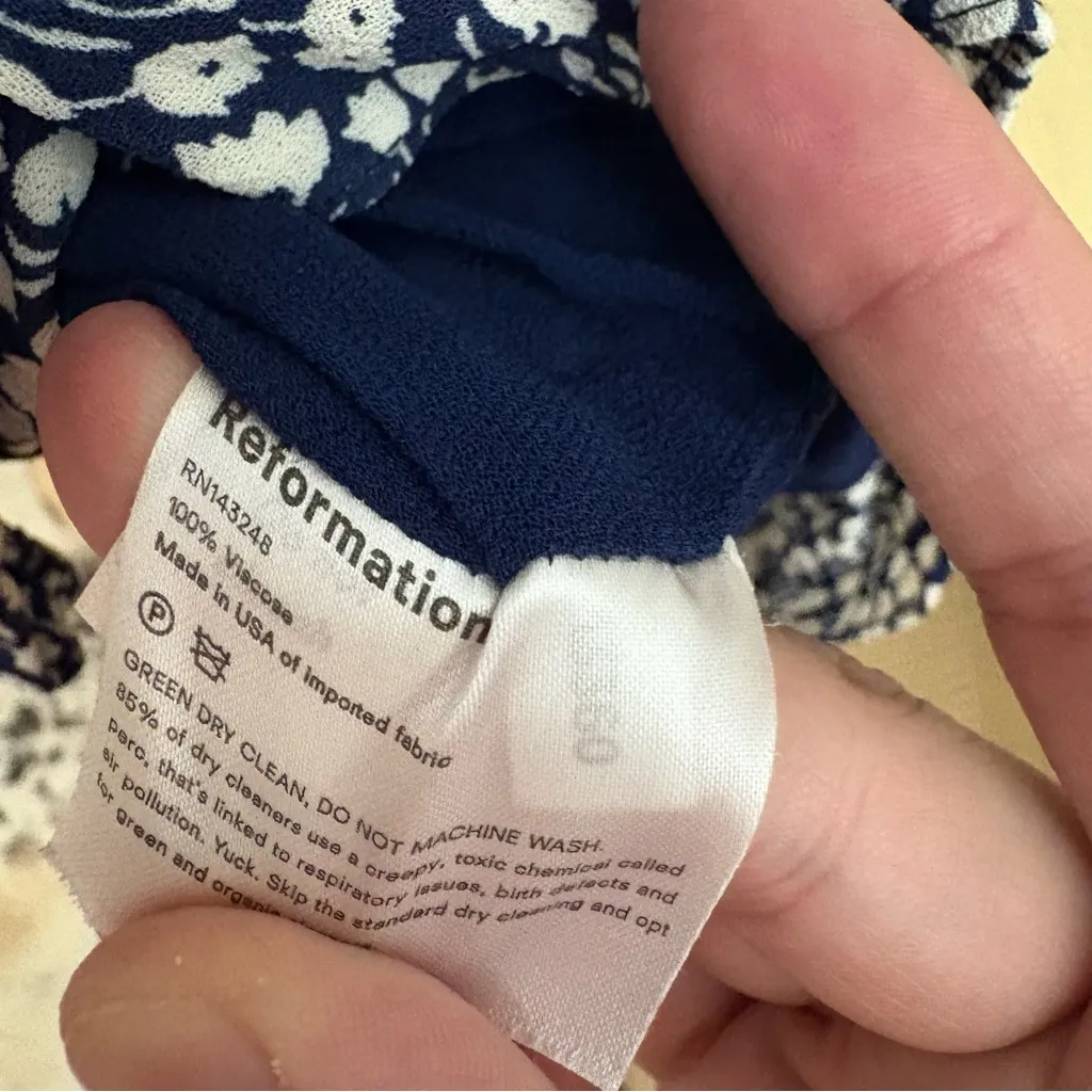 REFORMATION Navy Floral‎ Wrap Quest Dress In Soho Print Size 6 - Image 9