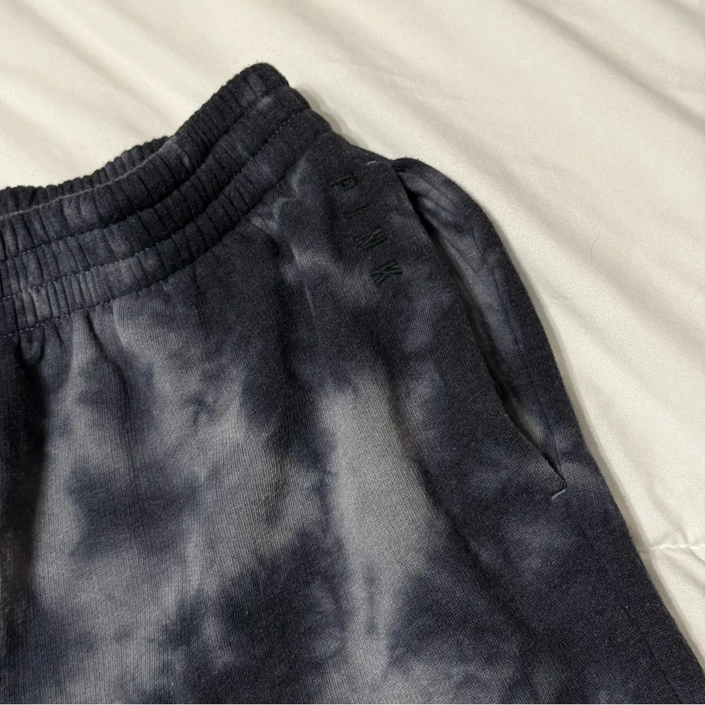 PINK Victoria's Secret Women's Navy Tie-Dye Sweatpants Size Small - Image 4