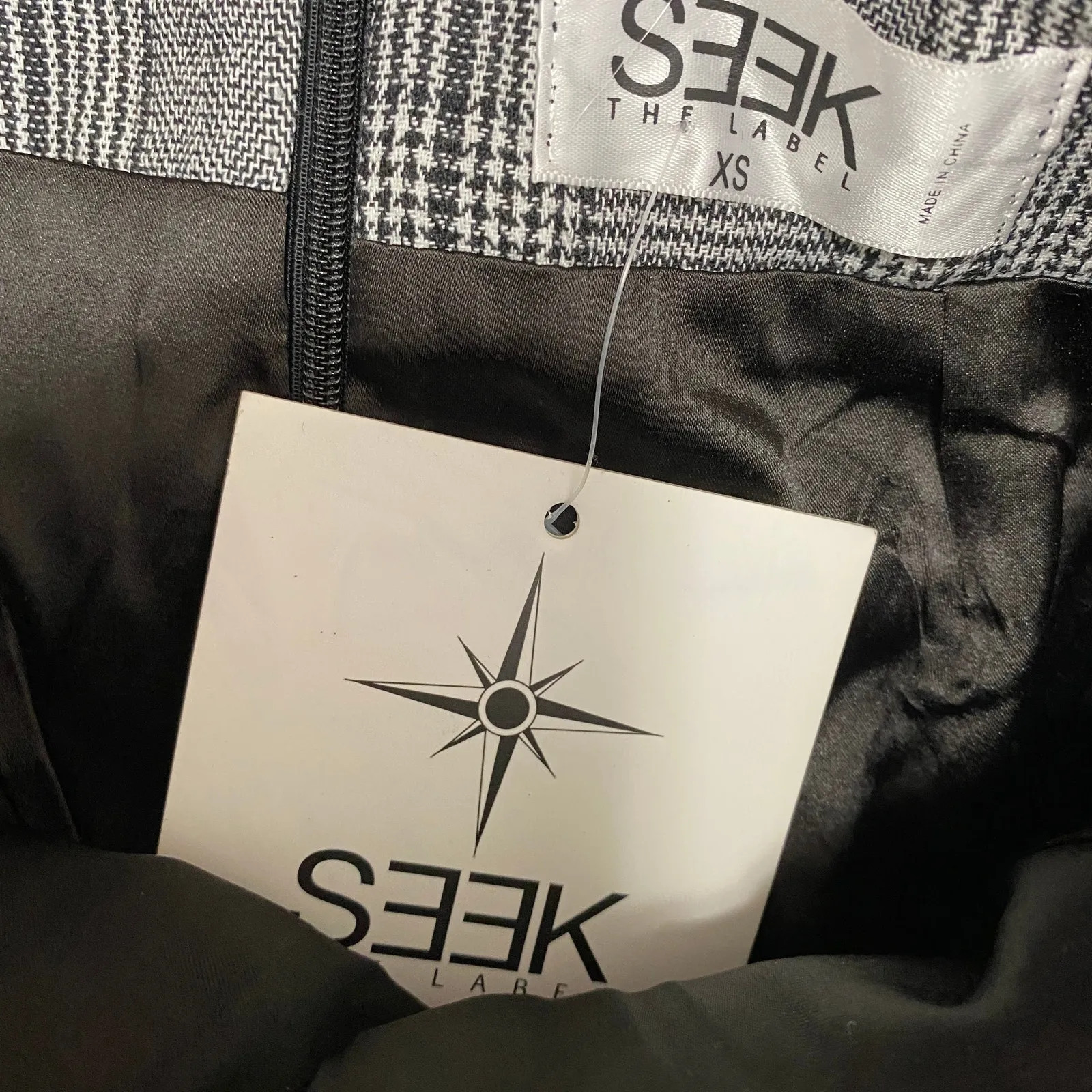 LF Seek The Label Black White Plaid Mini Skirt Women's Size X-Small XS NWT - Image 3