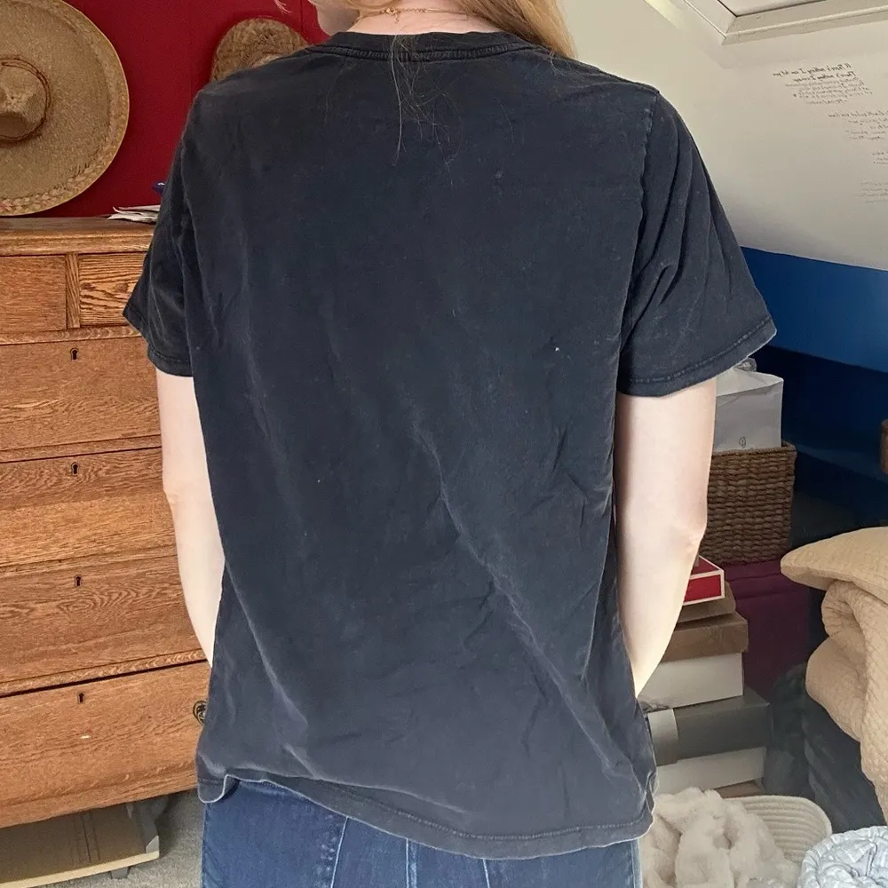 cotton on graphic tshirt - Image 3