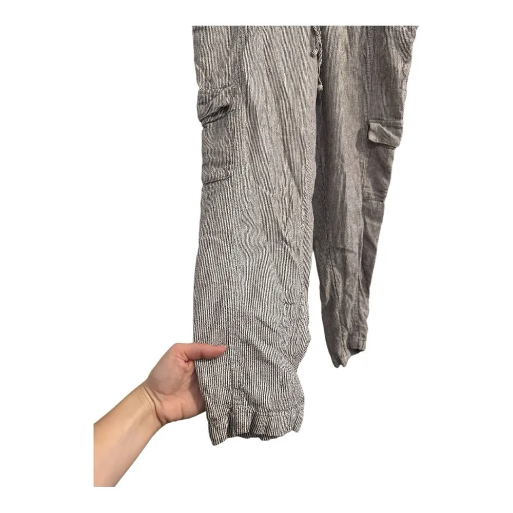 Old Navy Mid-Rise Burgundy Pinstriped Linen-Blend Cargo Pants // Size Small - Image 3