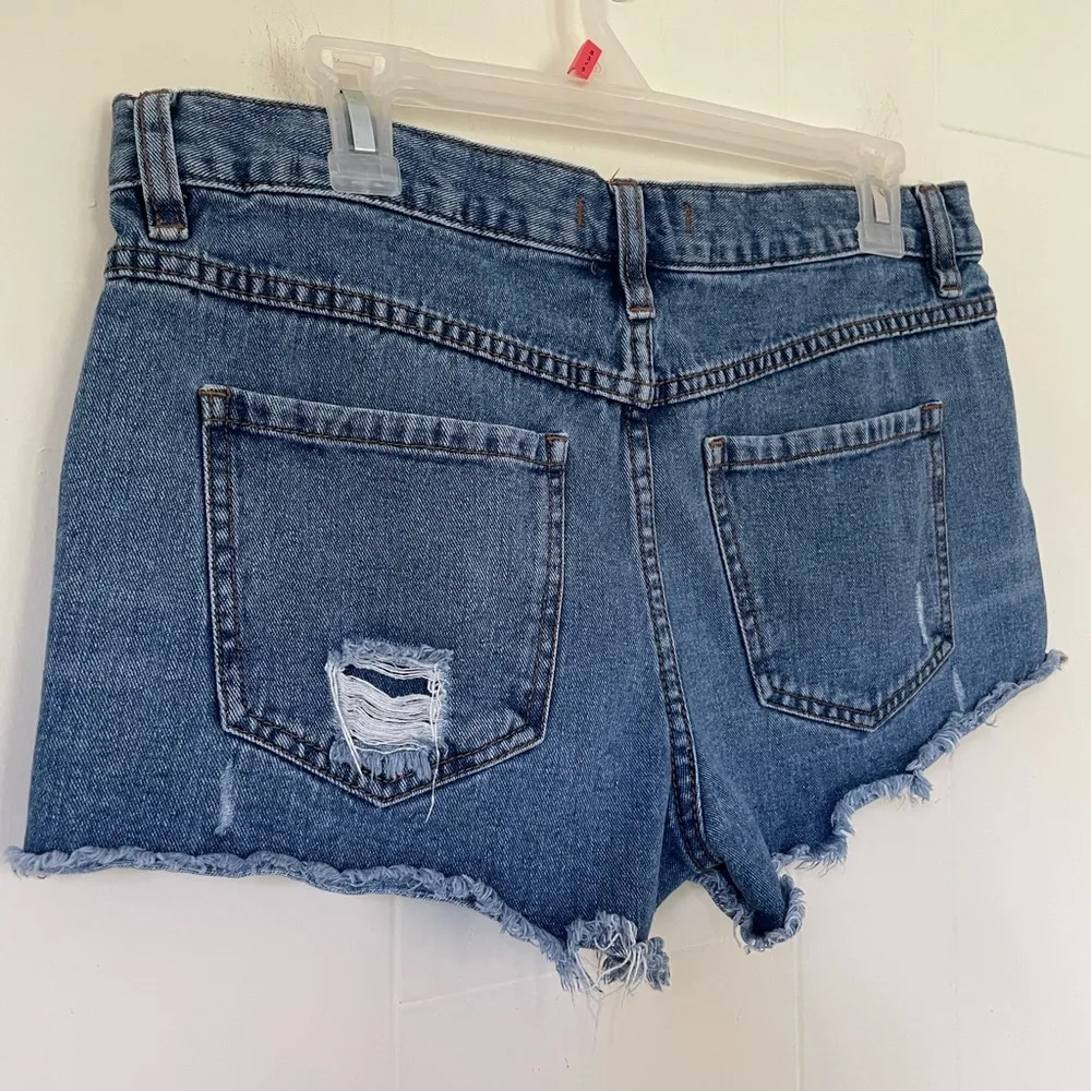 Free People Button Fly Cut Off Distressed Denim Jean Shorts ~ Women’s Sz W 27 - Image 12