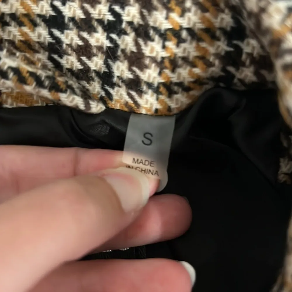 BAGATELLE NYC Plaid Collared Two-Button Blazer Size Small EUC - Image 11