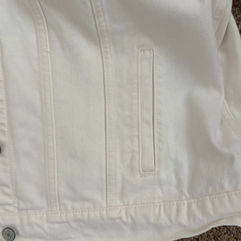 Lucky brand Jean jacket 1X NWT cream color - Image 8