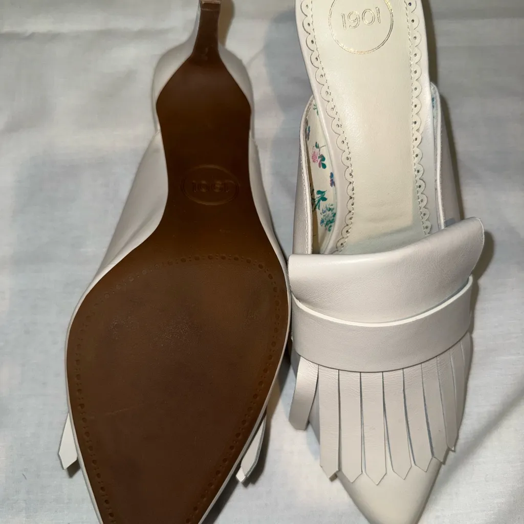 1901 NWOT  Leather heeled mules - Image 2