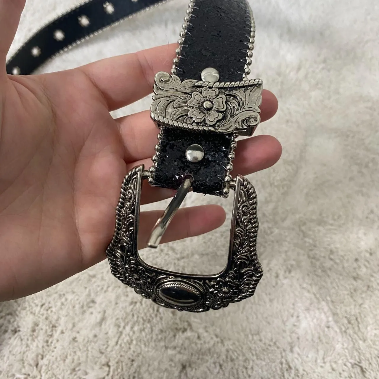 NWOT Black Faux Leather Embellished Western Cowgirl Flower Silver Clasp Belt - Image 5