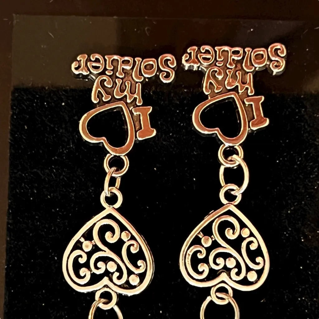 Hypoallergenic United States Military I ❤️ My Soldier Earrings Plastic Hooks NEW Silver - Image 2