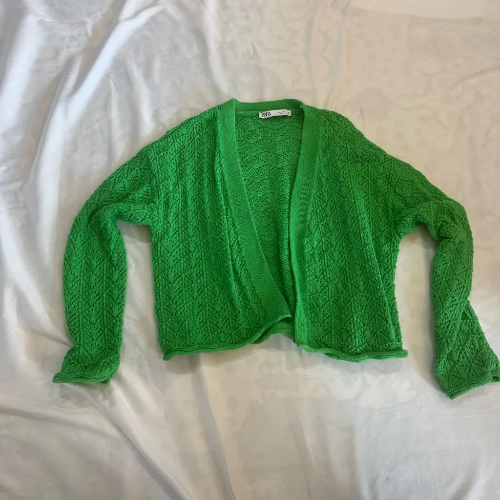 374 Zara Vibrant Bright Green knit Women's Cardigan Small Cabincore - Image 2
