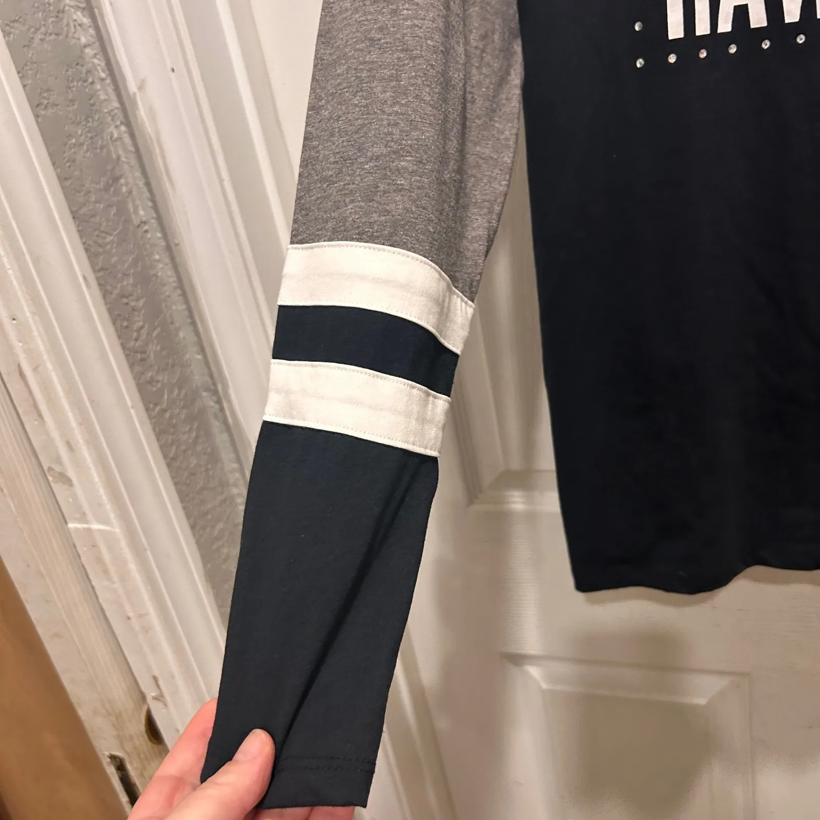 NWT Champion Iowa Hawkeyes Lace Up Raglan Long Sleeve T Shirt Women's Large - Image 3